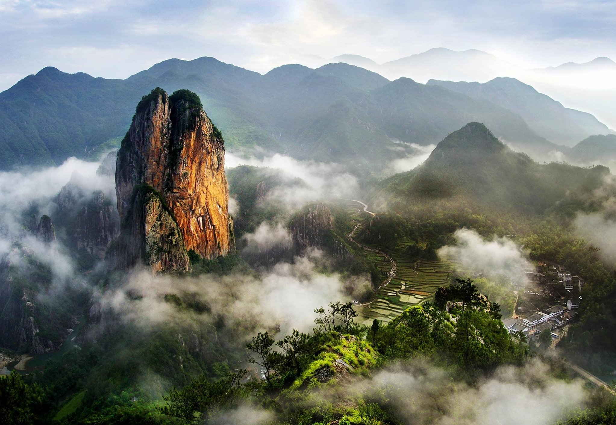旅游.jpg